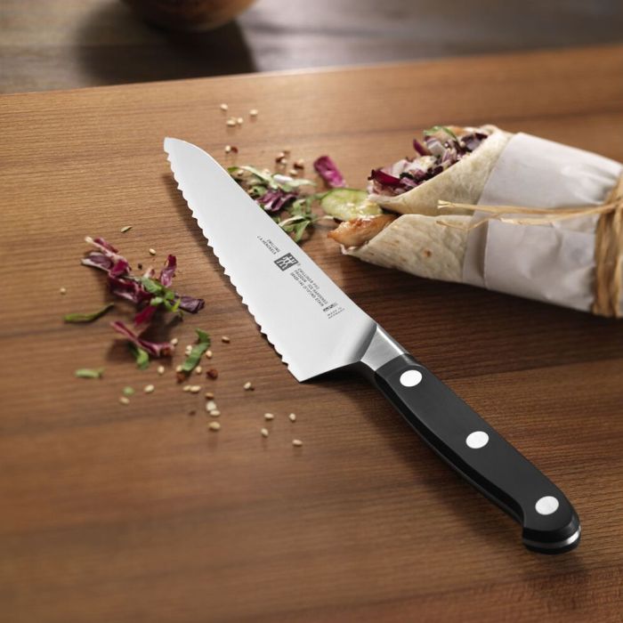Zwilling Pro Chefs Knife Compact 14cm Serrated (38425-141-0)